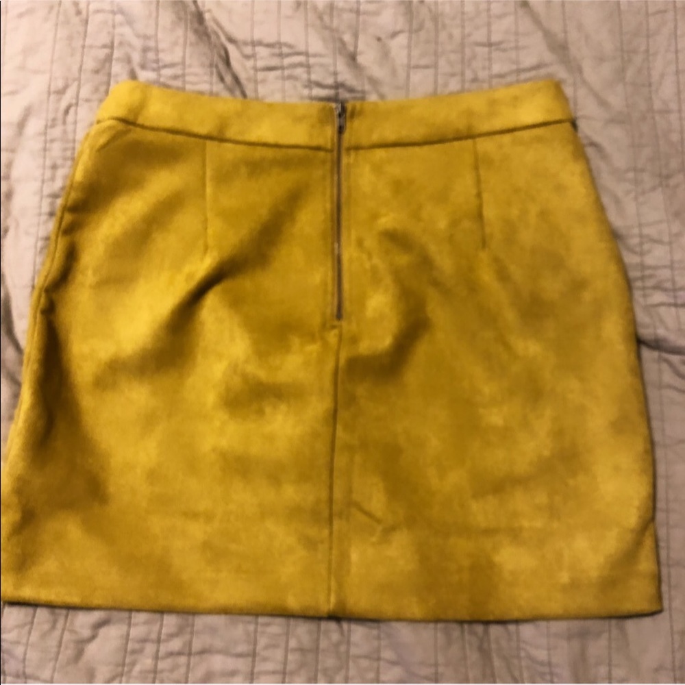 💛Suede Mini Skirt💛 - Picture 2 of 3